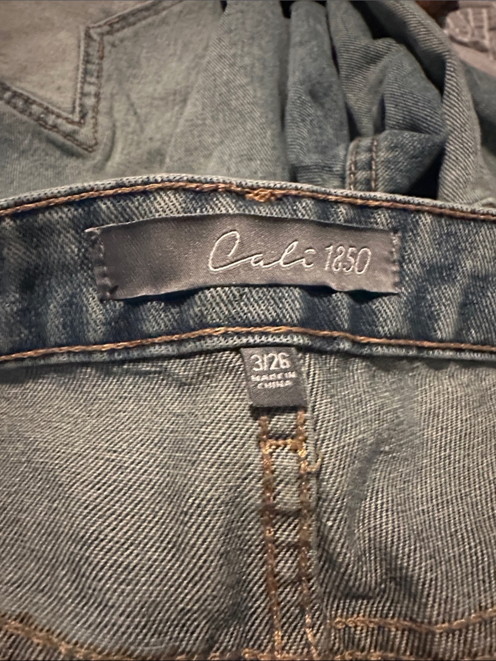 Cali 1850 Star Patch Embroidered Wide Leg Jeans - Picture 5 of 6